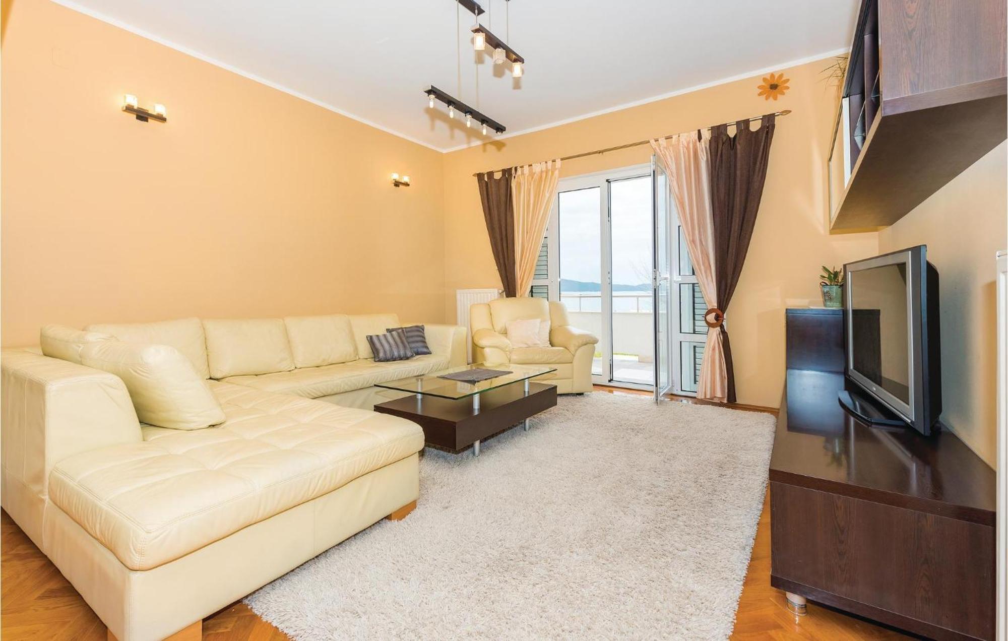 Nice Home In Sibenik With Kitchen Extérieur photo