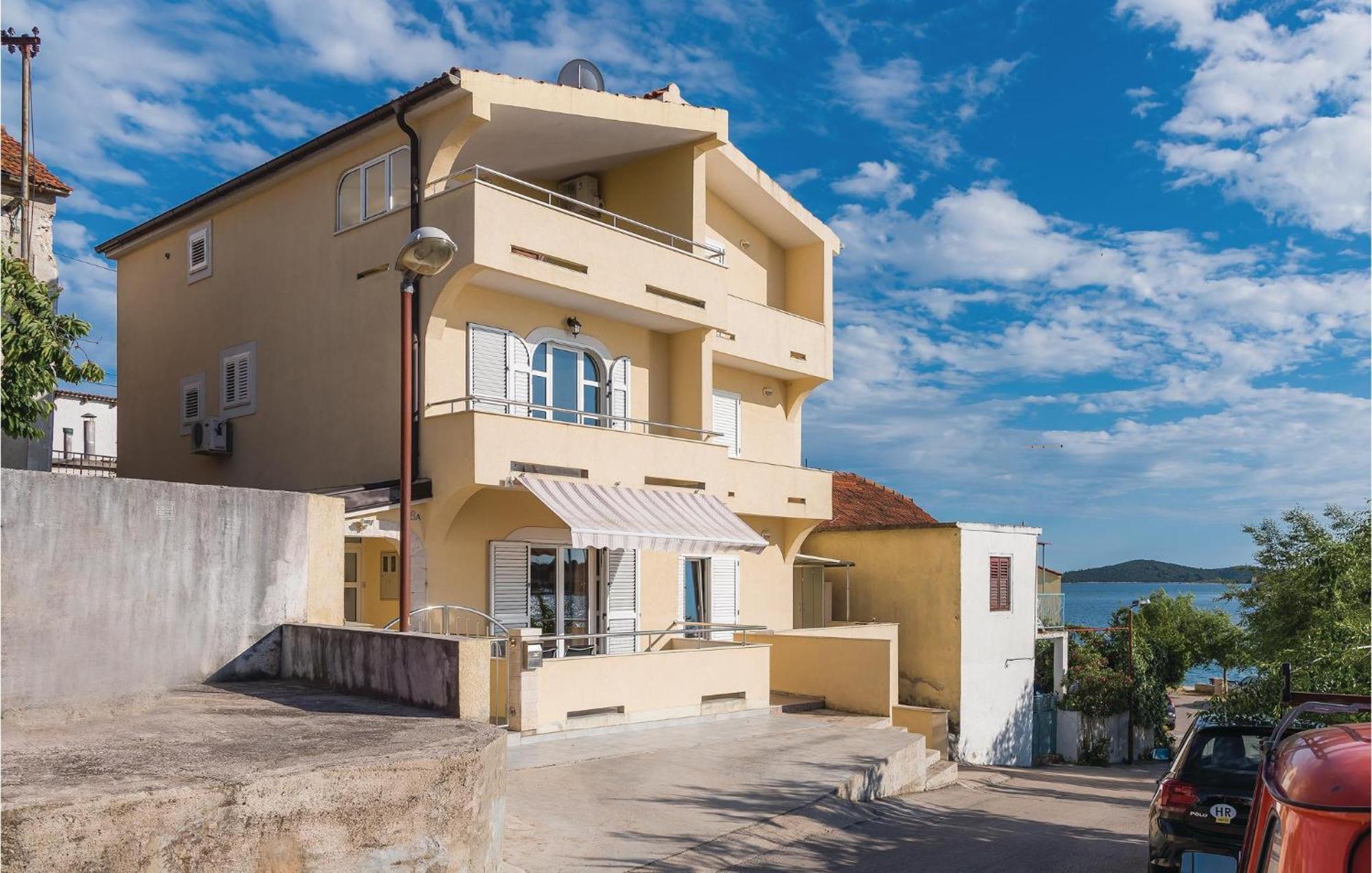 Nice Home In Sibenik With Kitchen Extérieur photo