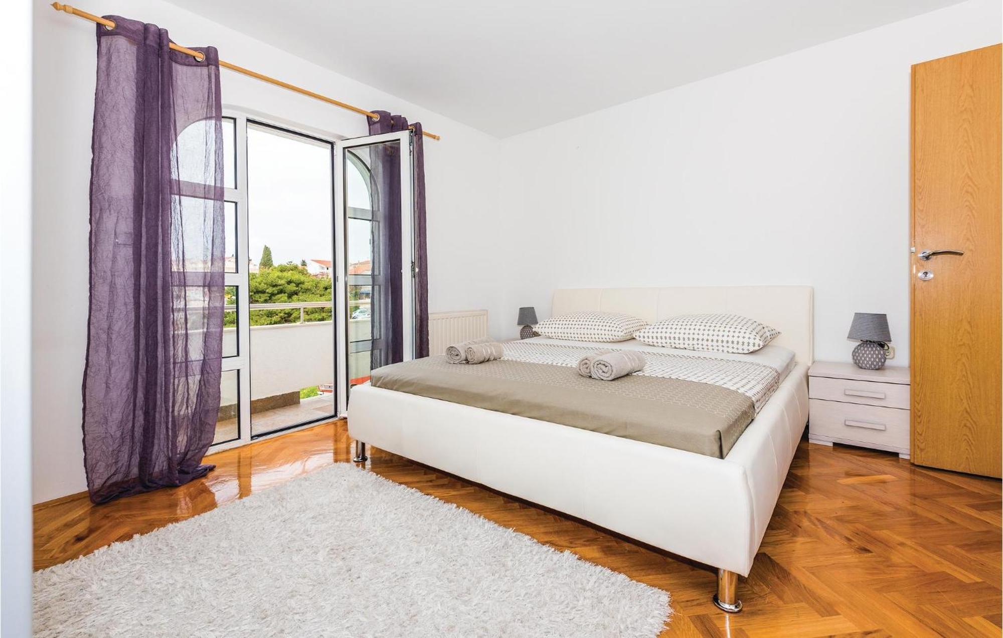 Nice Home In Sibenik With Kitchen Extérieur photo